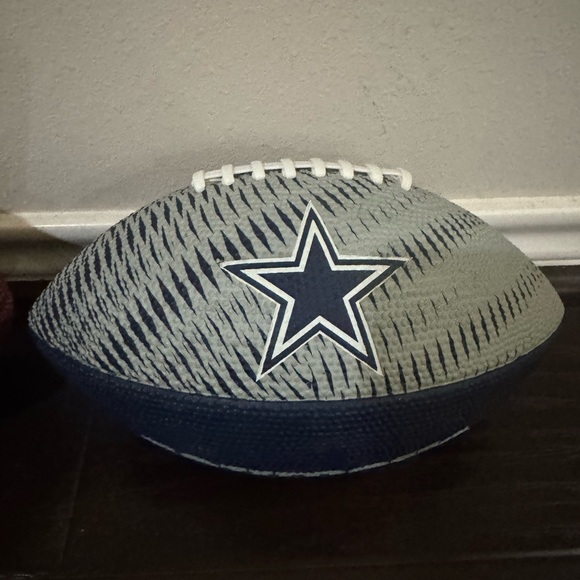 DALLAS COWBOYS! Wilson Navy and Gray NFL Football - Picture 3 of 5